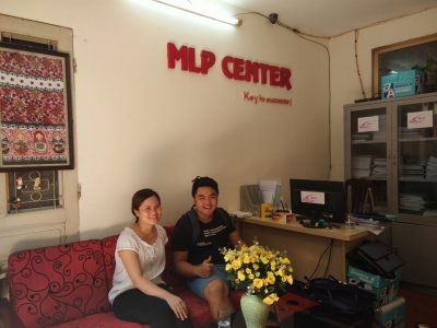 Giáo viên tiếng Nga và học viên của trung tâm